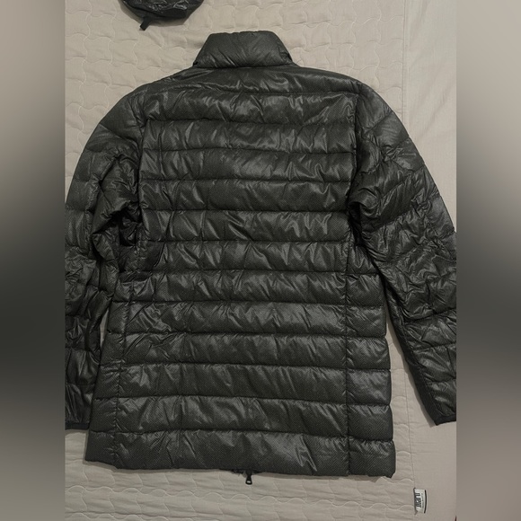 UniQlo Ultra Light DOWN FEATHER(50gram weight total) - Picture 7 of 16